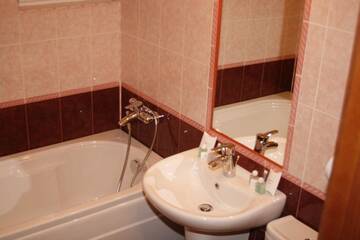 Фото номера Двухместный номер с 2 отдельными кроватями Отель Hotel Elegance г. Асеновград 4