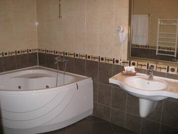 Фото номера Полулюкс с гидромассажной ванной Отель Hotel Elegance г. Асеновград 7