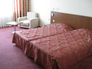 Фото номера Двухместный номер с 2 отдельными кроватями Отель Hotel Elegance г. Асеновград 7