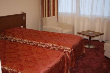 Фото номера Двухместный номер с 2 отдельными кроватями Отель Hotel Elegance г. Асеновград 8