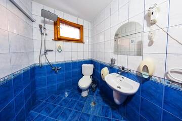 Фото номера Двухместный номер с 1 кроватью или 2 отдельными кроватями и балконом Отель Family Hotel Ogi г. Асеновград 9