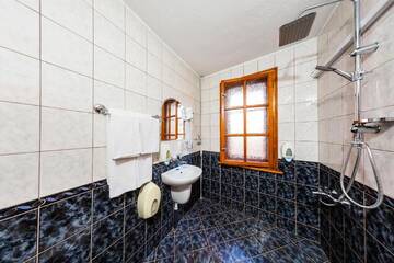 Фото номера Полулюкс с балконом Отель Family Hotel Ogi г. Асеновград 3