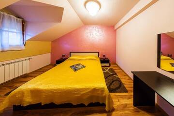 Фото номера Полулюкс с балконом Отель Family Hotel Ogi г. Асеновград 4