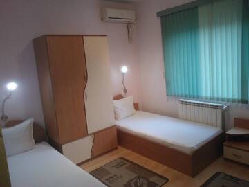Фото номера Трехместный номер Отель Hotel Tsarevets г. Асеновград 6